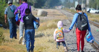 México refuerza medidas contra paso de migrantes en trenes
